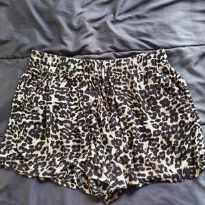 women xl animal print shorts, elastic waist with pockets